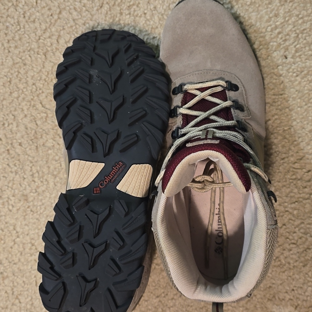 Columbia Men's Beige and Burgundy Hiking Boots - Picture 7 of 7
